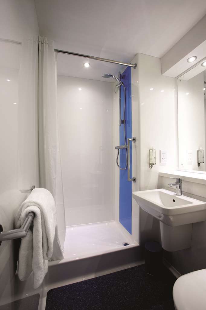 Travelodge Swindon Central Phòng bức ảnh