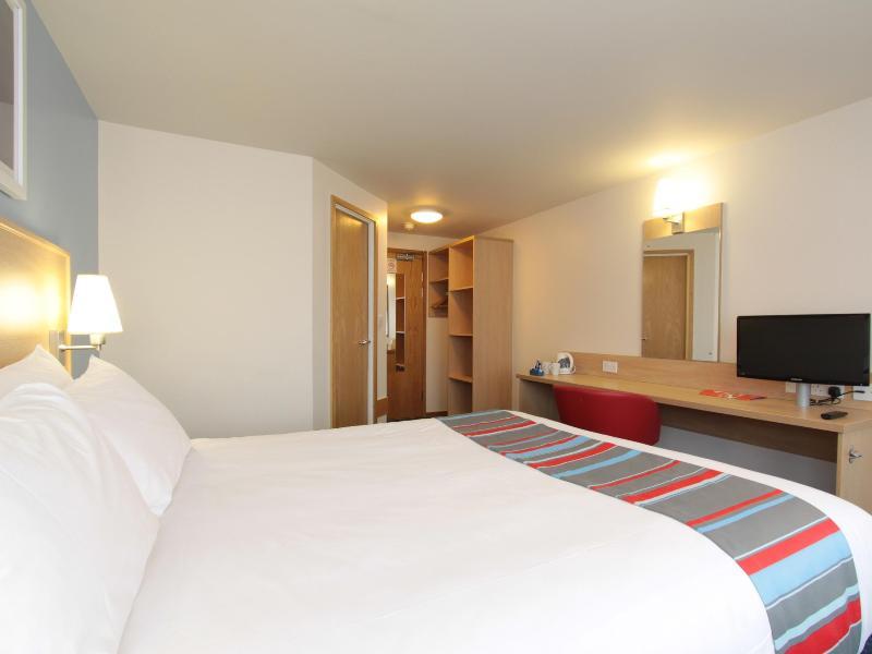 Travelodge Swindon Central Ngoại thất bức ảnh